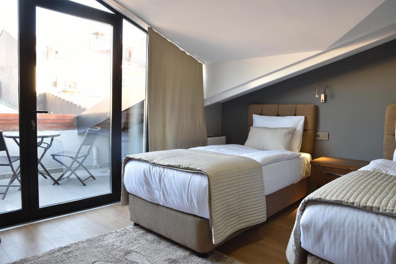 The Elegant Hotel Istanbul Exterior photo