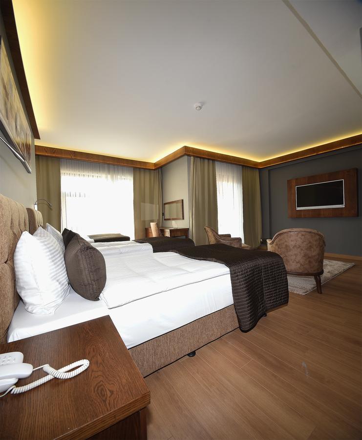 The Elegant Hotel Istanbul Exterior photo