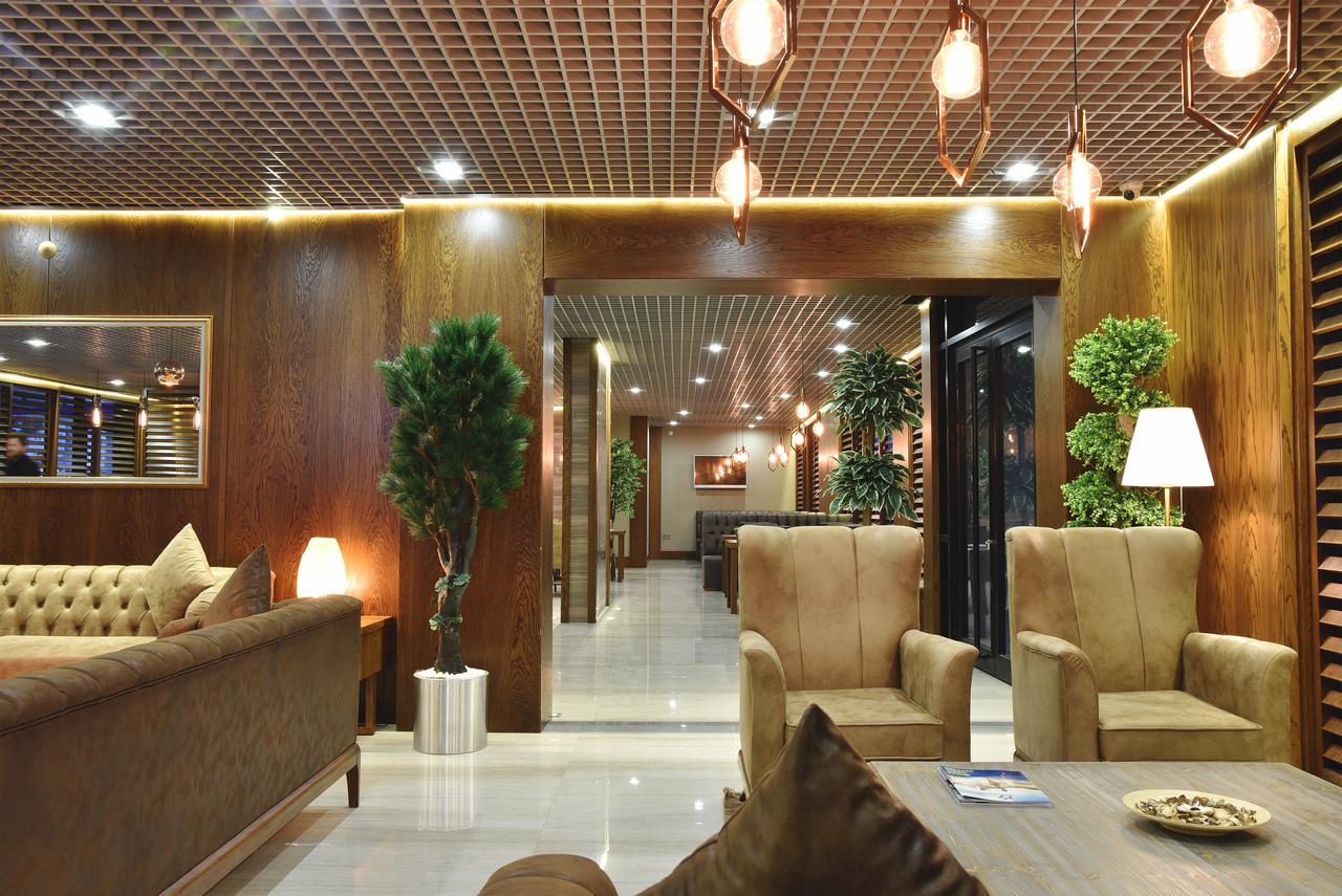 The Elegant Hotel Istanbul Exterior photo