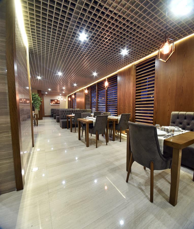 The Elegant Hotel Istanbul Exterior photo