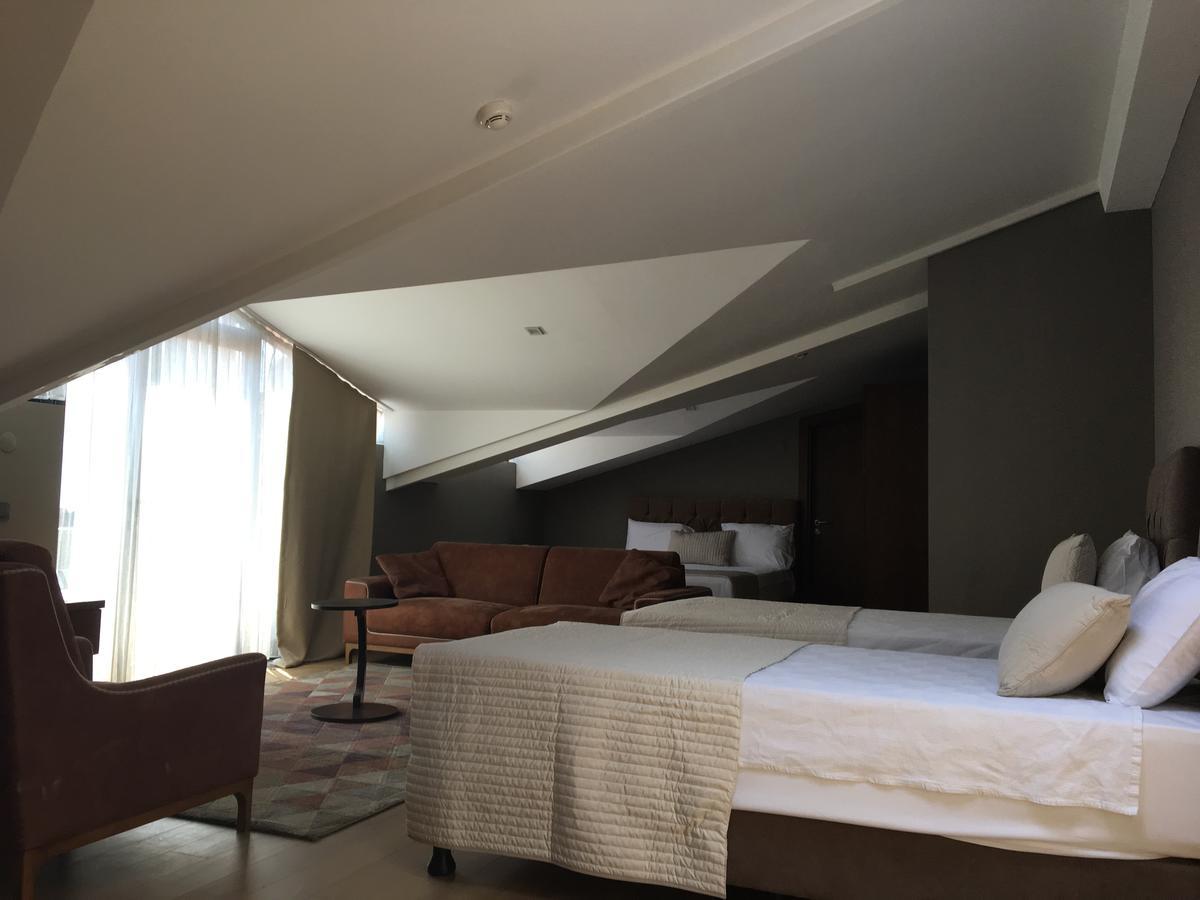 The Elegant Hotel Istanbul Exterior photo