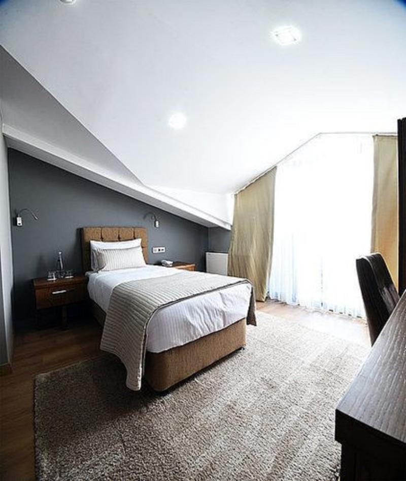 The Elegant Hotel Istanbul Exterior photo