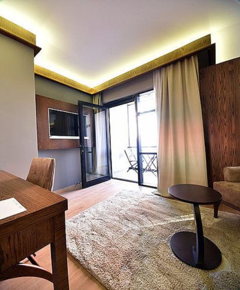 The Elegant Hotel Istanbul Exterior photo