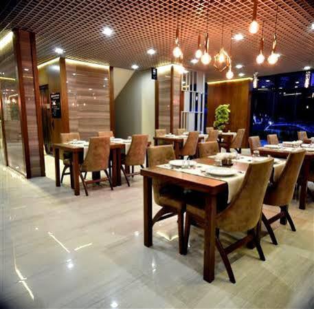 The Elegant Hotel Istanbul Exterior photo