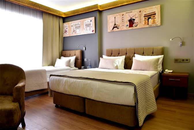The Elegant Hotel Istanbul Exterior photo